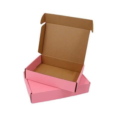 El material de la caja de regalo es el papel 300gsm y el papel del fulte de E para compone el envío por expreso